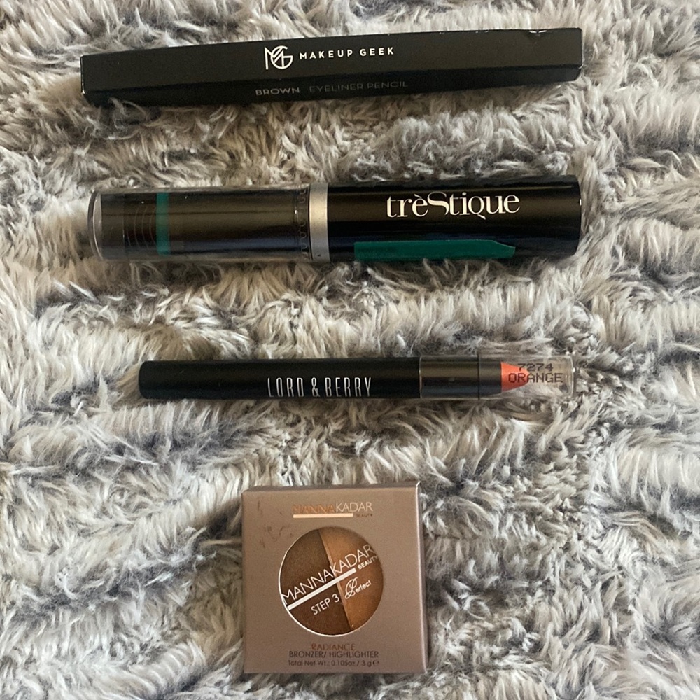 Makeup bundle lot